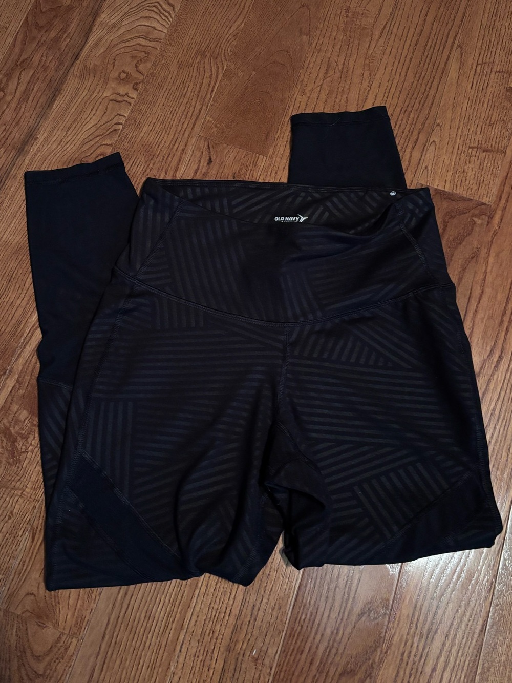 Old Navy Black Geometric High-Waist Go-Dry Leggings